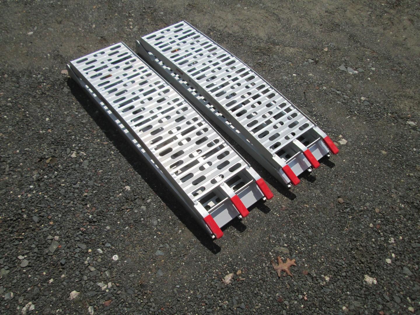 (2) 7' Extreme Max Aluminum Folding Ramps