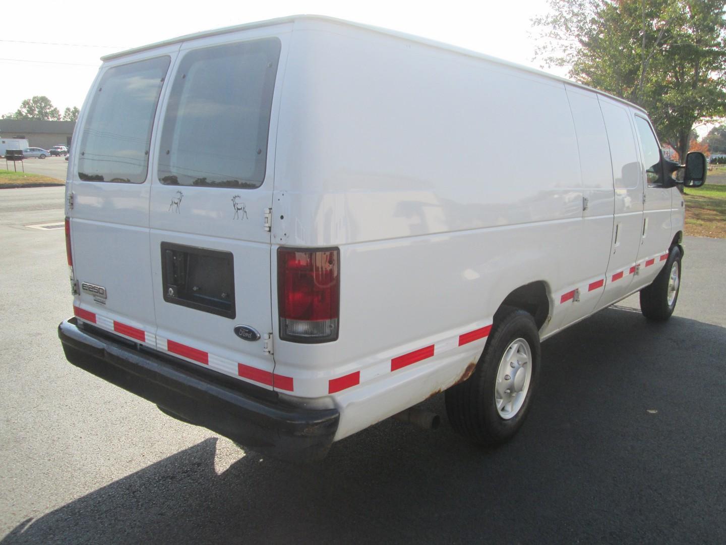 2007 Ford E-250 Van