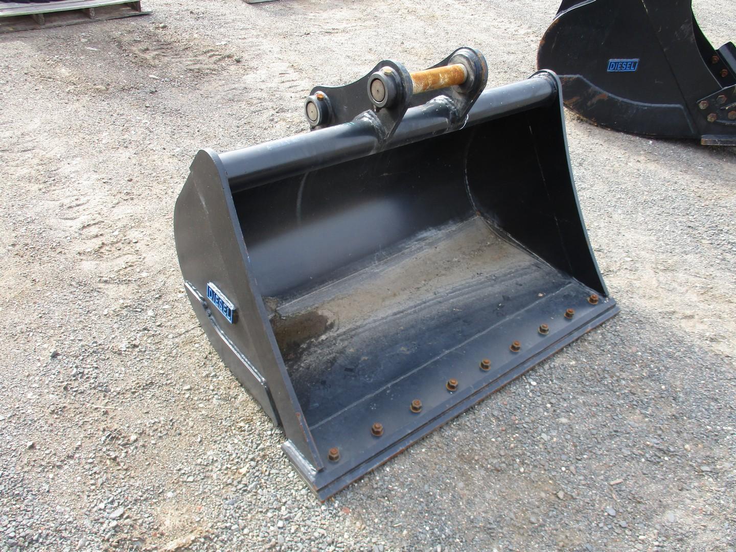 Diesel 48" Excavator Bucket