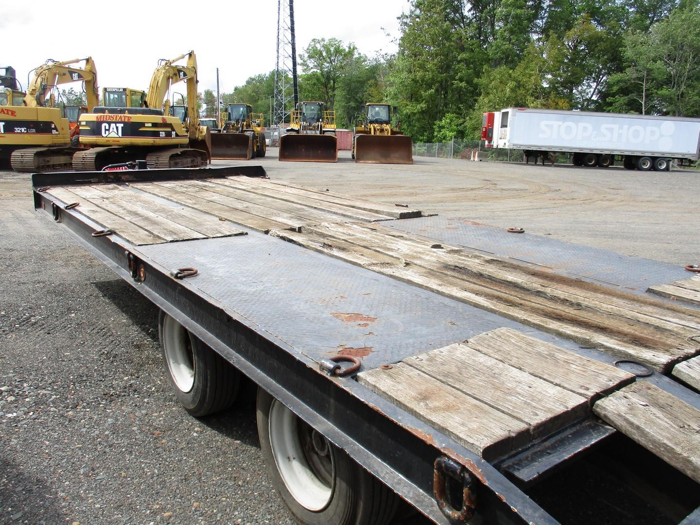 1989 Custom 20 Ton Tag Trailer