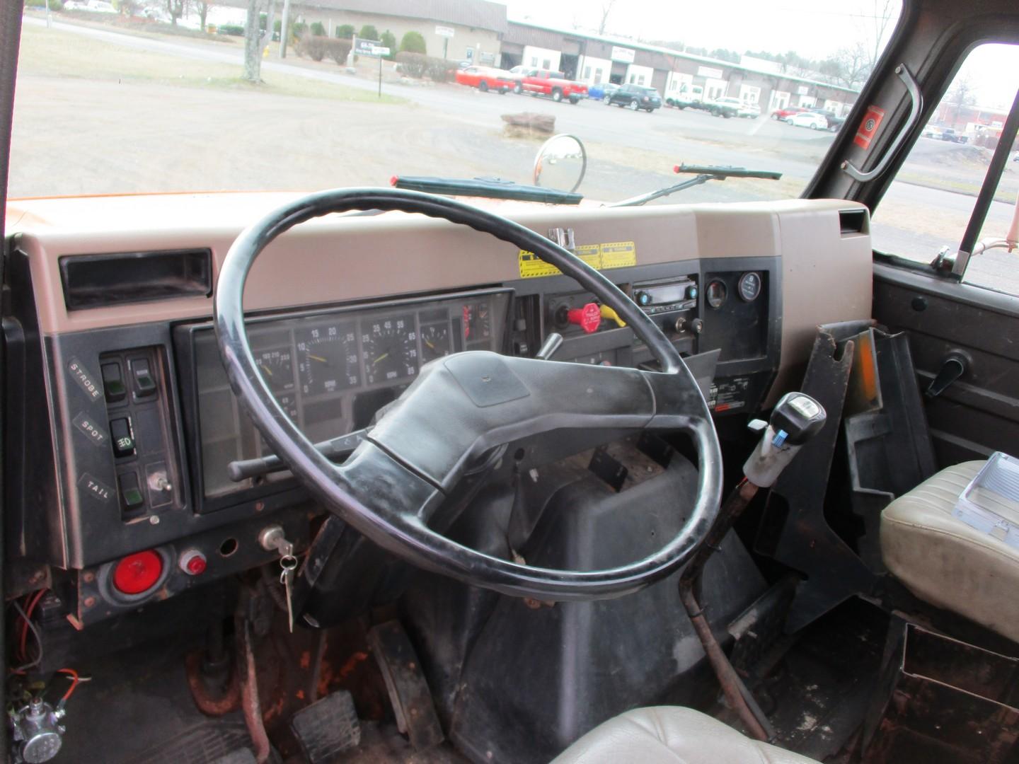 1993 International 4900 S/A Cab and Chassis