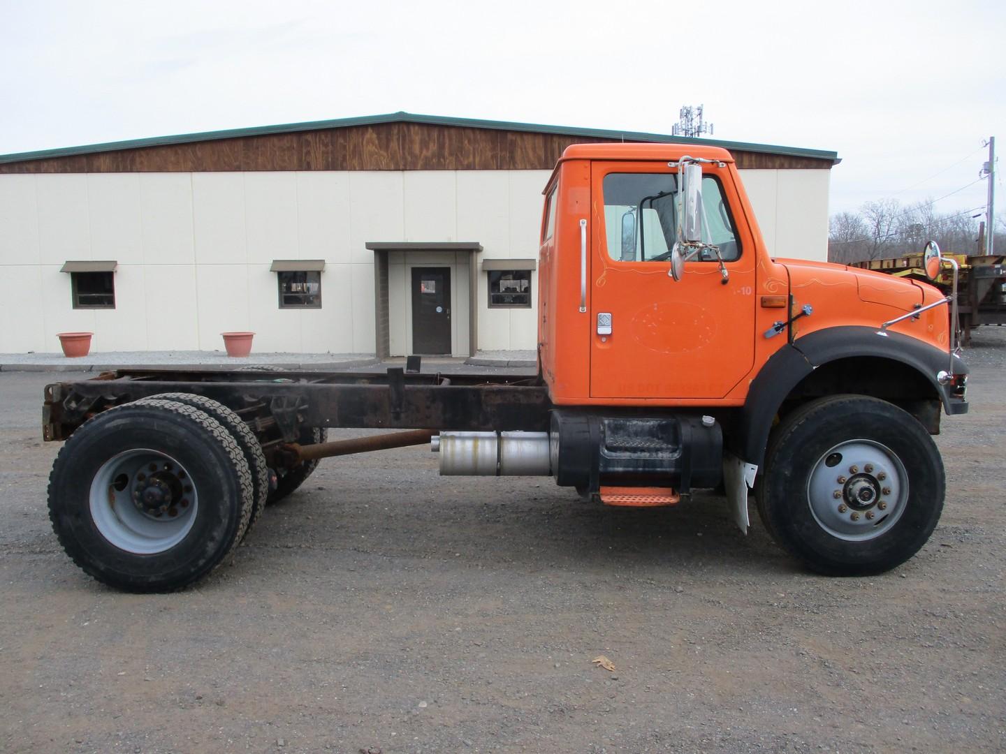 1993 International 4900 S/A Cab and Chassis