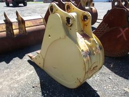 Caterpillar 24" Bucket With Teeth