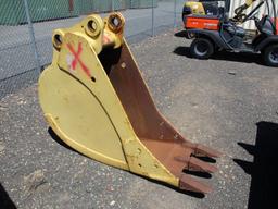 Caterpillar 24" Bucket With Teeth