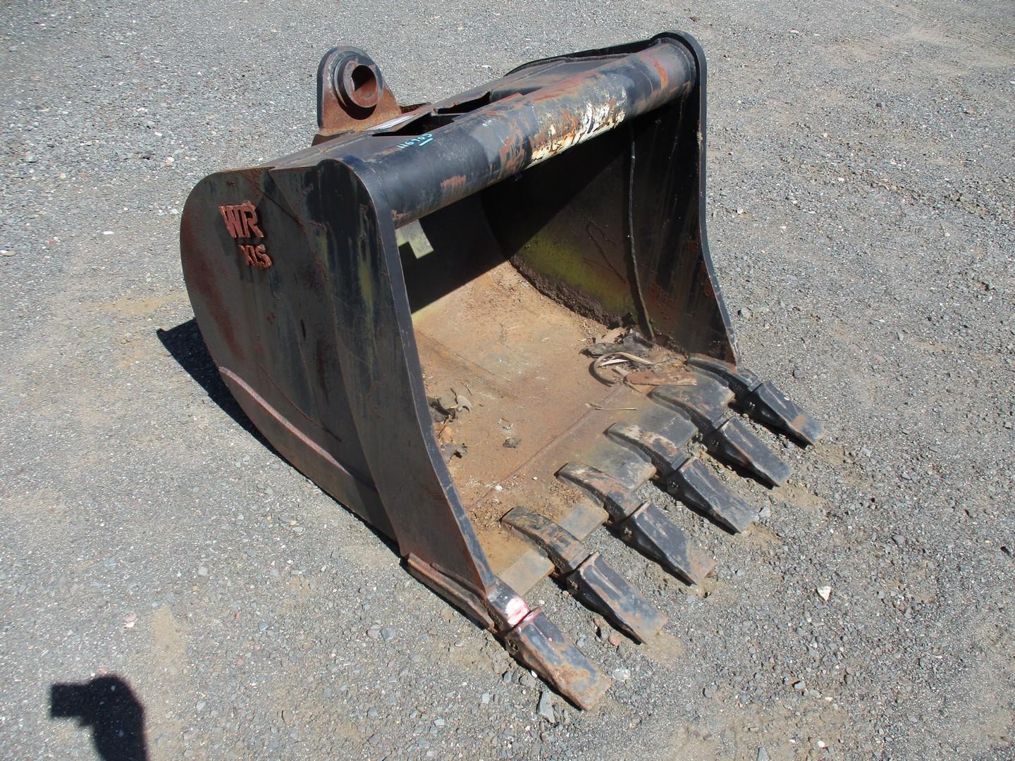 WR 36" Excavator Bucket With Teeth