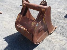 Caterpillar 36" Excavator Bucket With Teeth