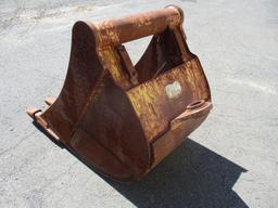 Caterpillar 36" Excavator Bucket With Teeth