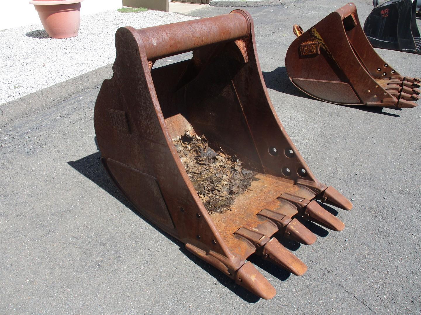 Caterpillar 36" Excavator Bucket With Teeth