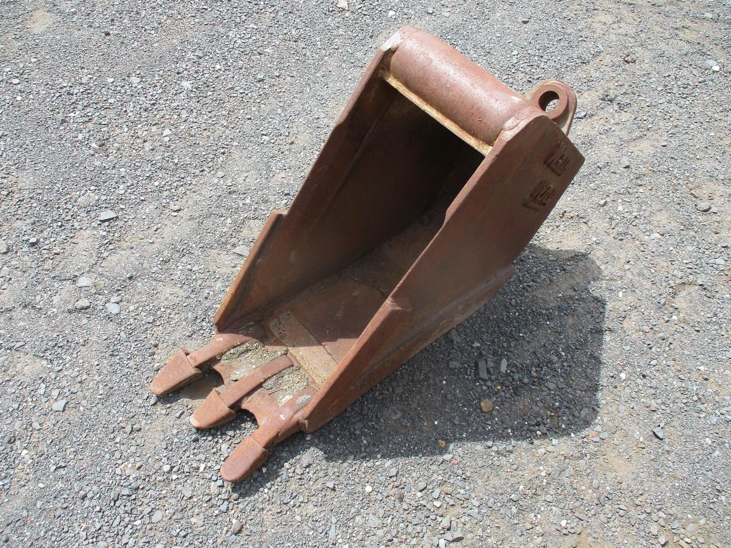 WR 12" Bucket With Teeth