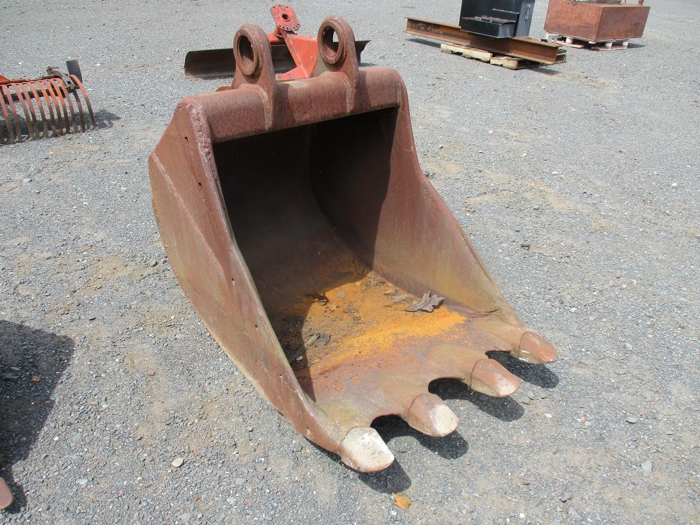 Akerman 36" Bucket With Teeth