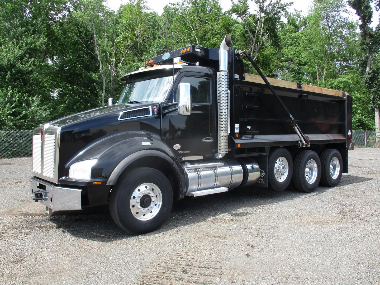 2018 Kenworth T880 Tri/A Dump Truck