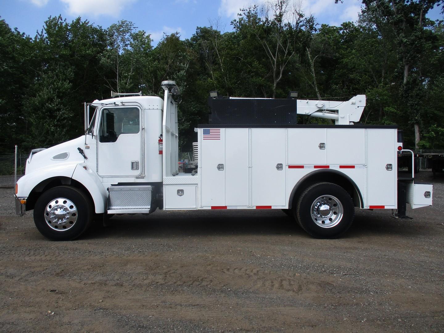 2002 Kenworth T300 S/A Service Truck