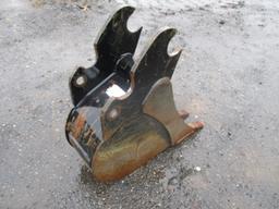 Kubota 12" Mini Excavator Bucket With Teeth