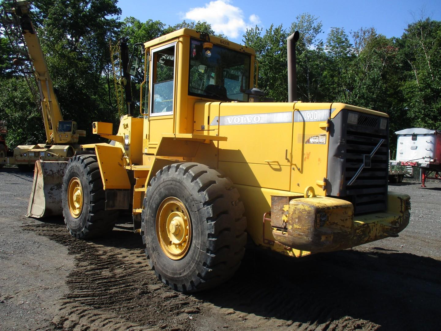 2001 Volvo L90D Rubber Tire Wheel Loader