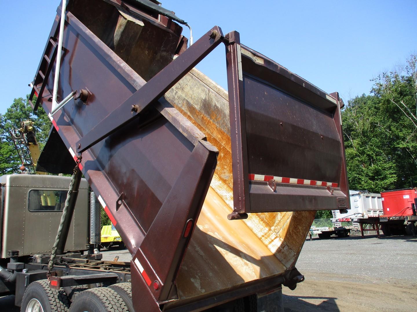 2006 Kenworth T800 T/A Dump Truck