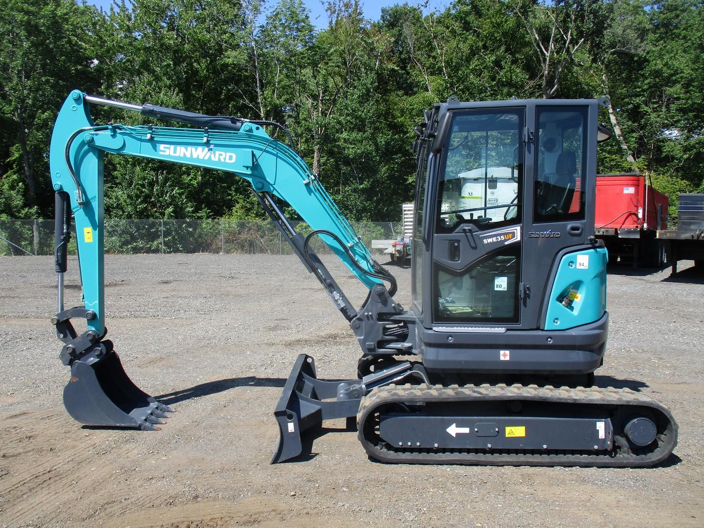 2022 Sunward SWE35UF Mini Excavator