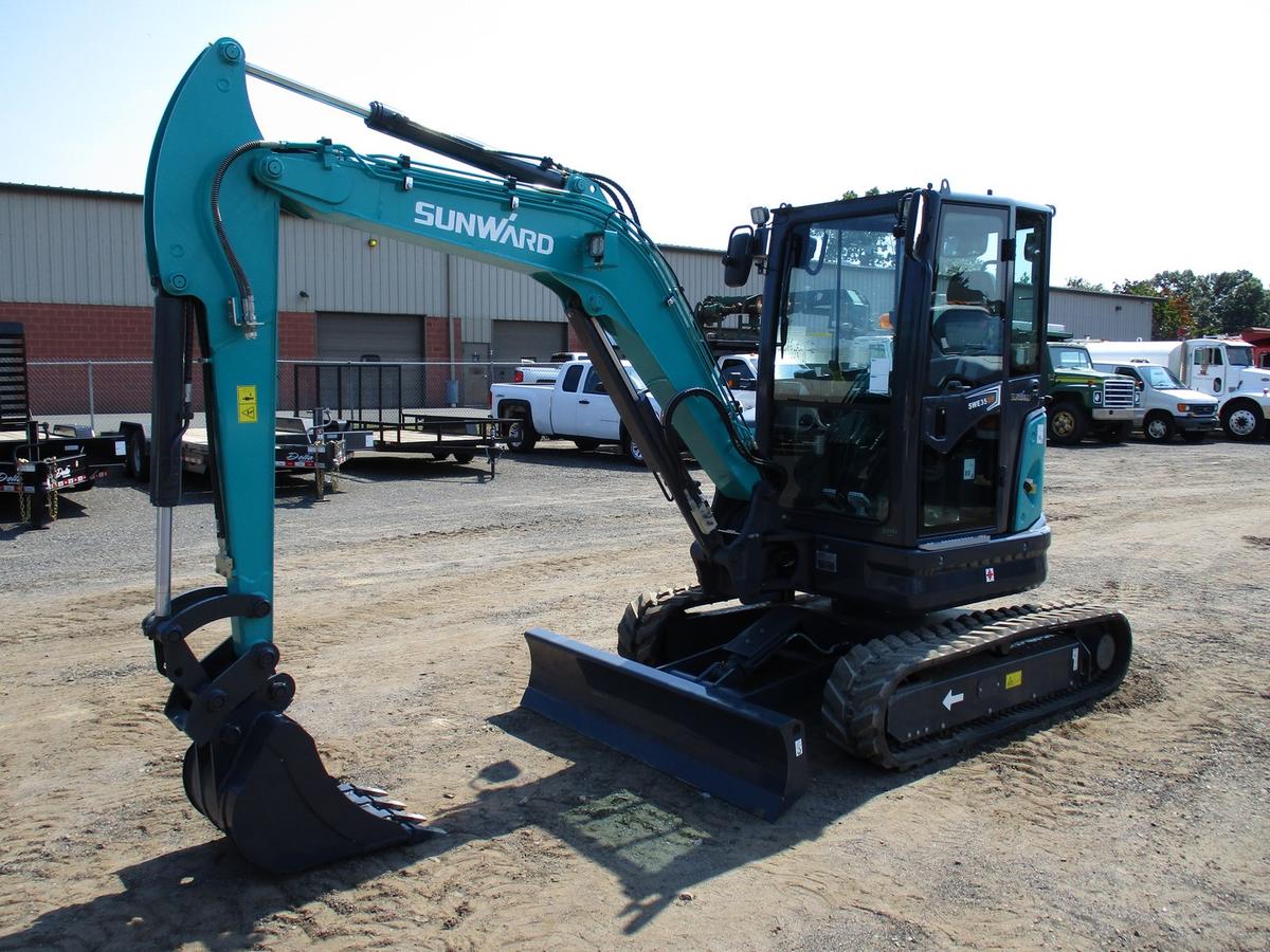 2022 Sunward SWE35UF Mini Excavator