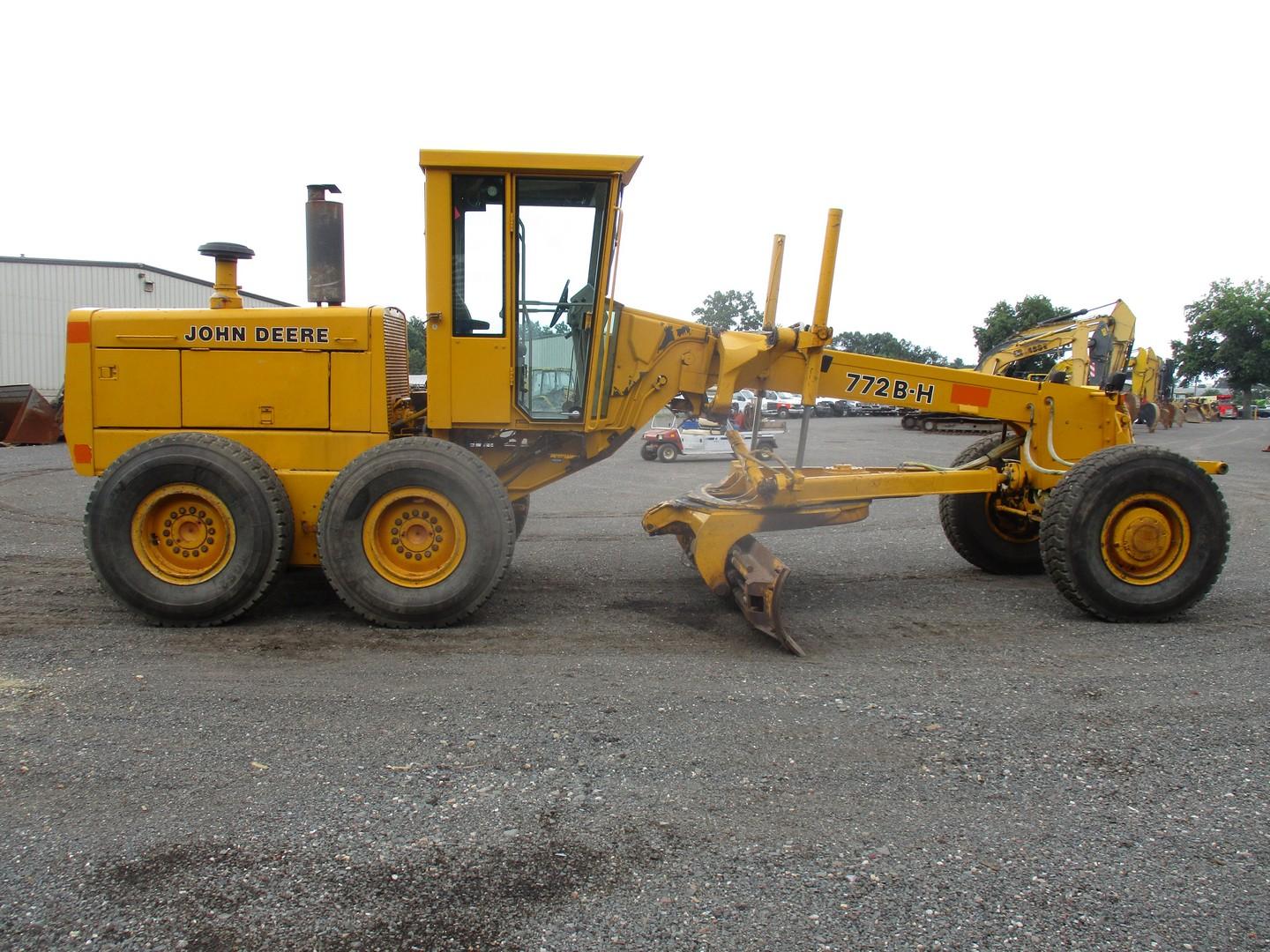 1990 John Deere 772B-H Articulated Motor Grader