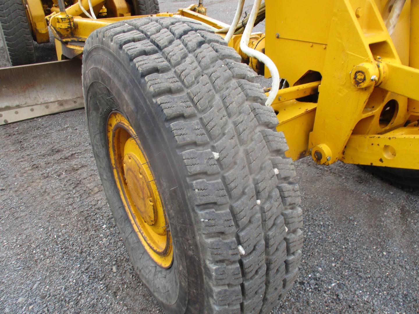 1990 John Deere 772B-H Articulated Motor Grader