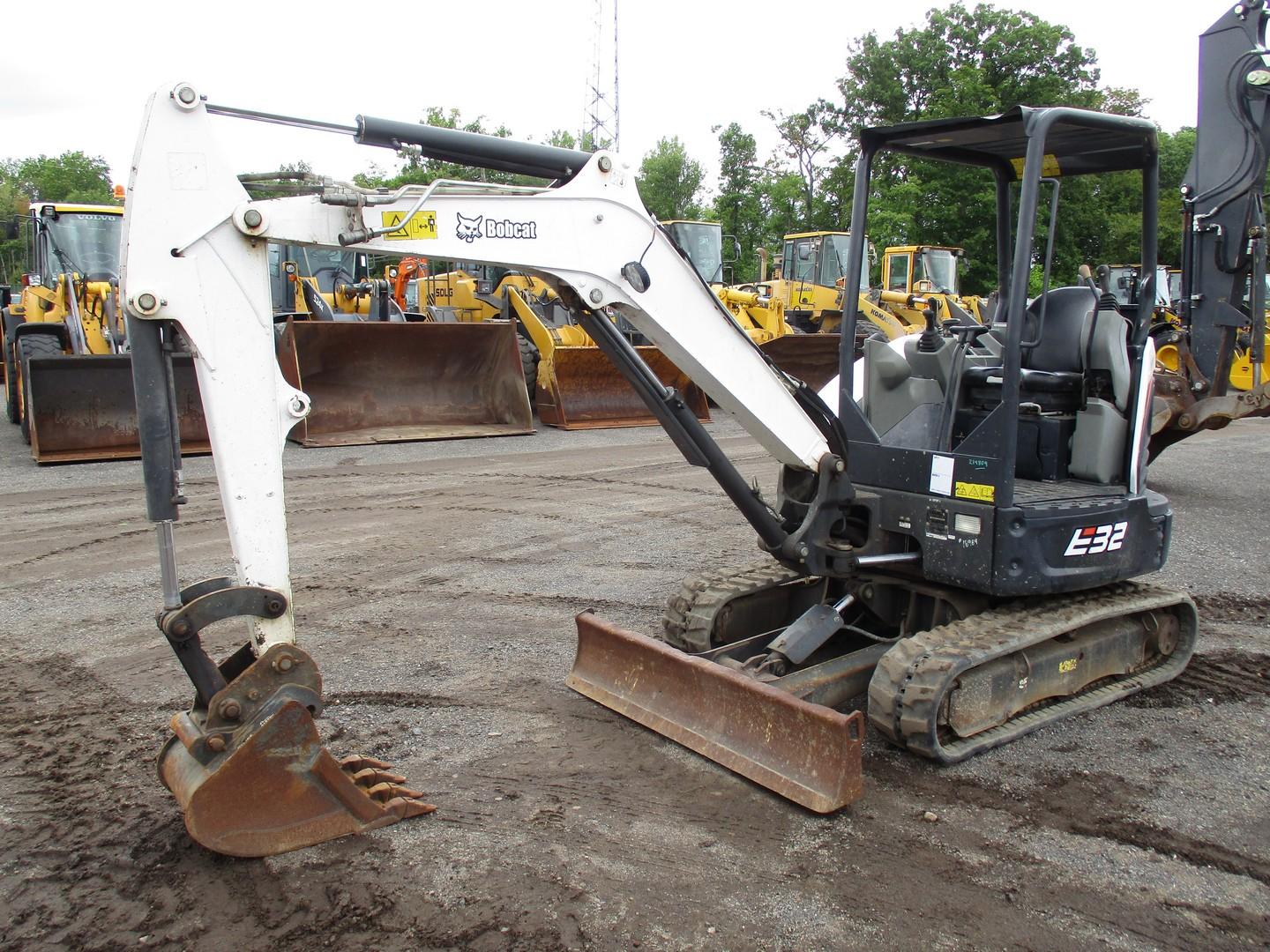 2018 Bobcat E32 Mini Excavator