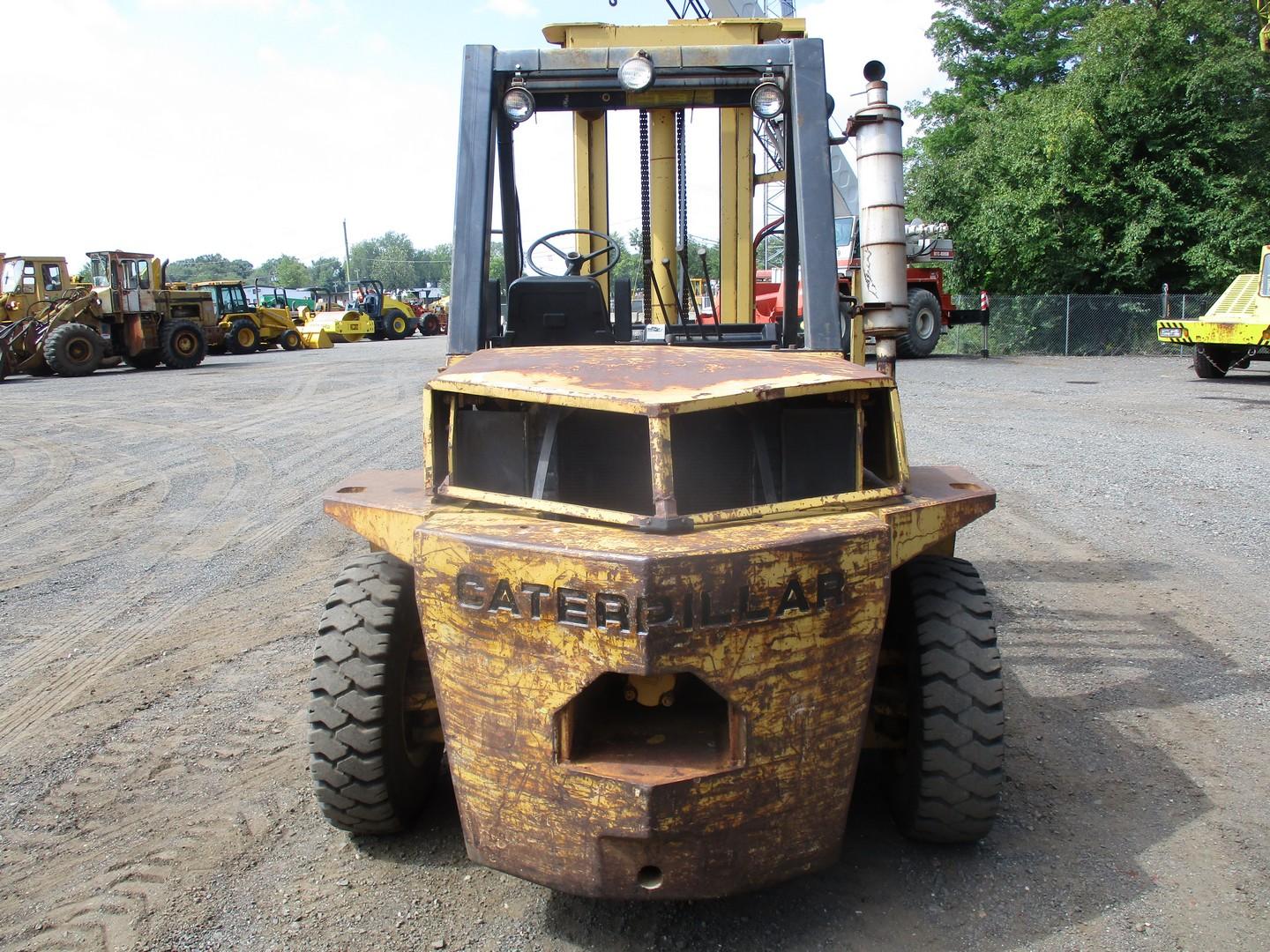 Caterpillar V150 Forklift