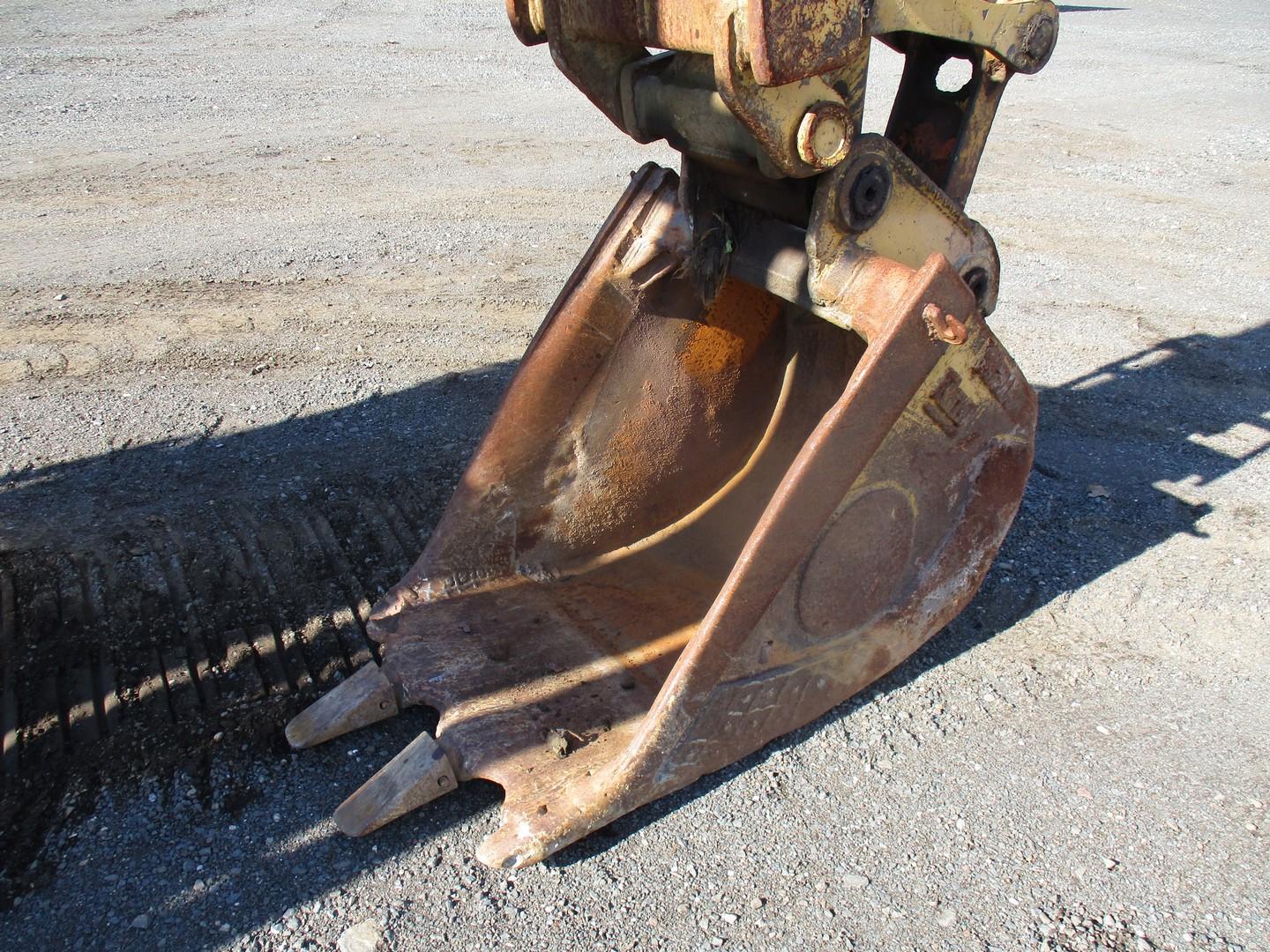 1995 John Deere 490E Hydraulic Excavator