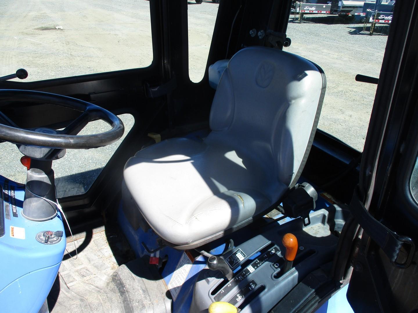 New Holland Boomer 1025 Tractor