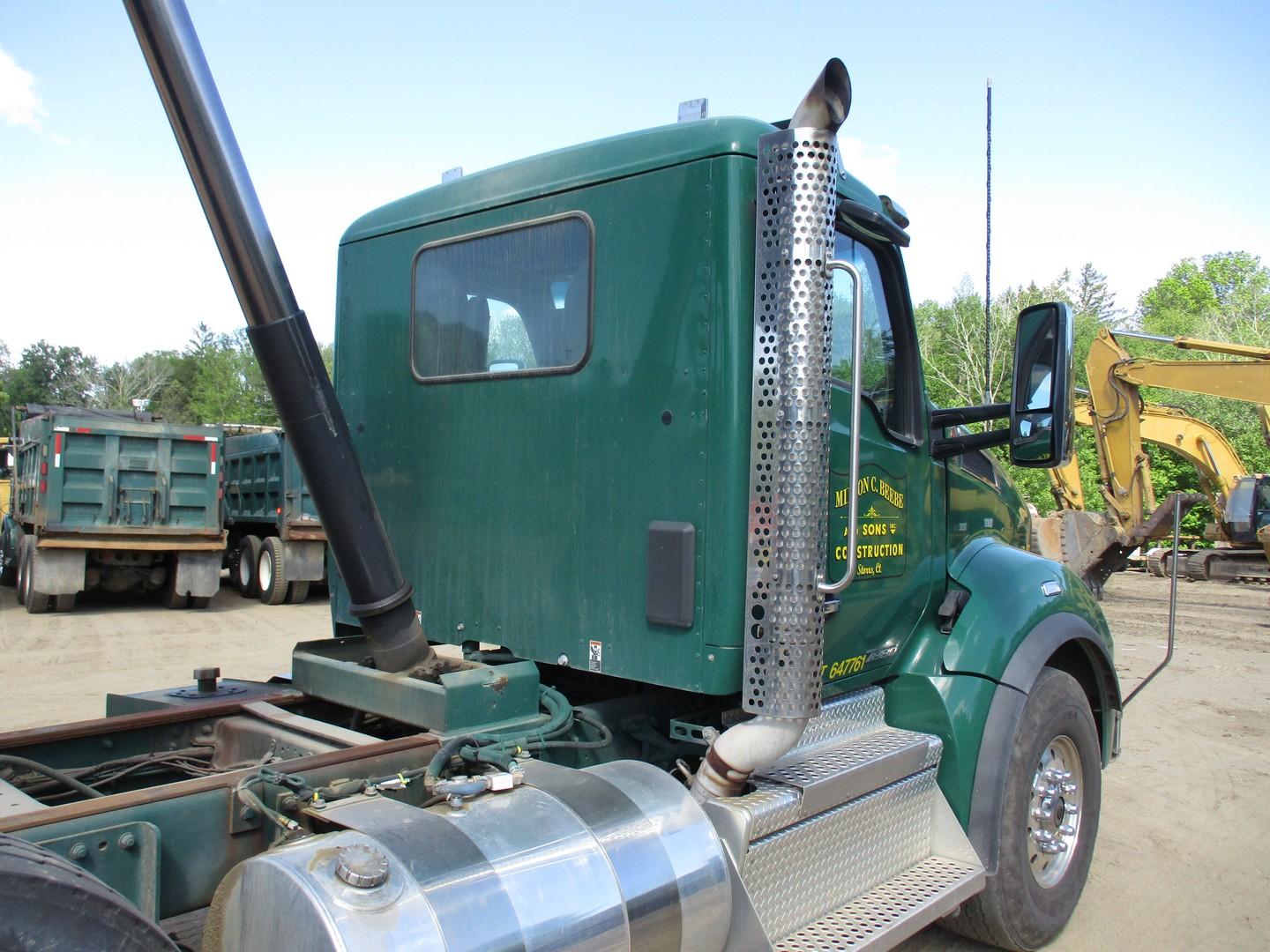 2021 Kenworth T880 Tri/A Dump Truck