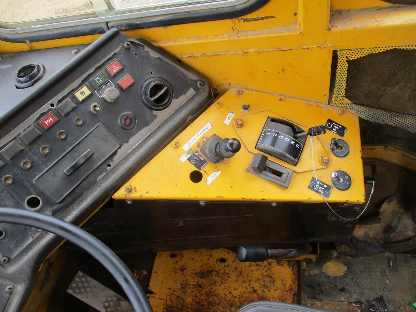 1989 Volvo A25 Articulated Haul Truck