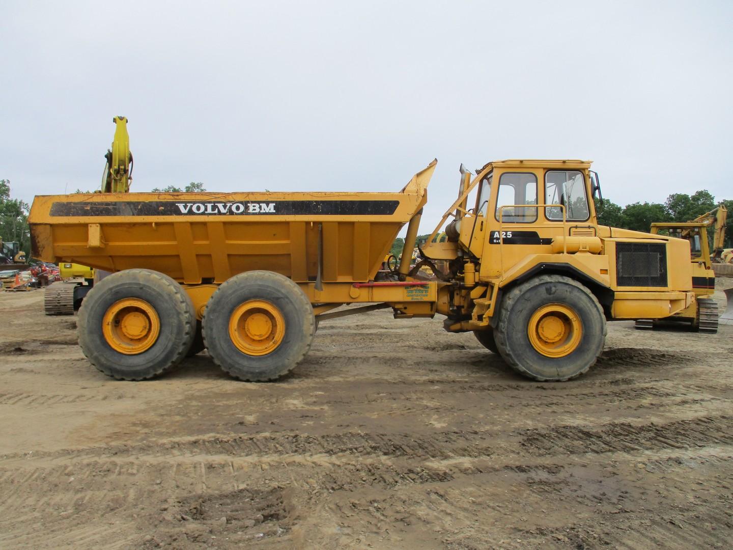 1989 Volvo A25 Articulated Haul Truck