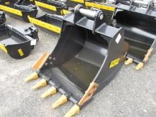 Trojan 36" Bucket With Teeth and Side Cutters