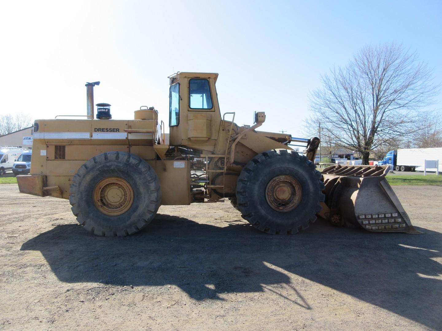 1989 Dresser 555 Rubber Tire Wheel Loader