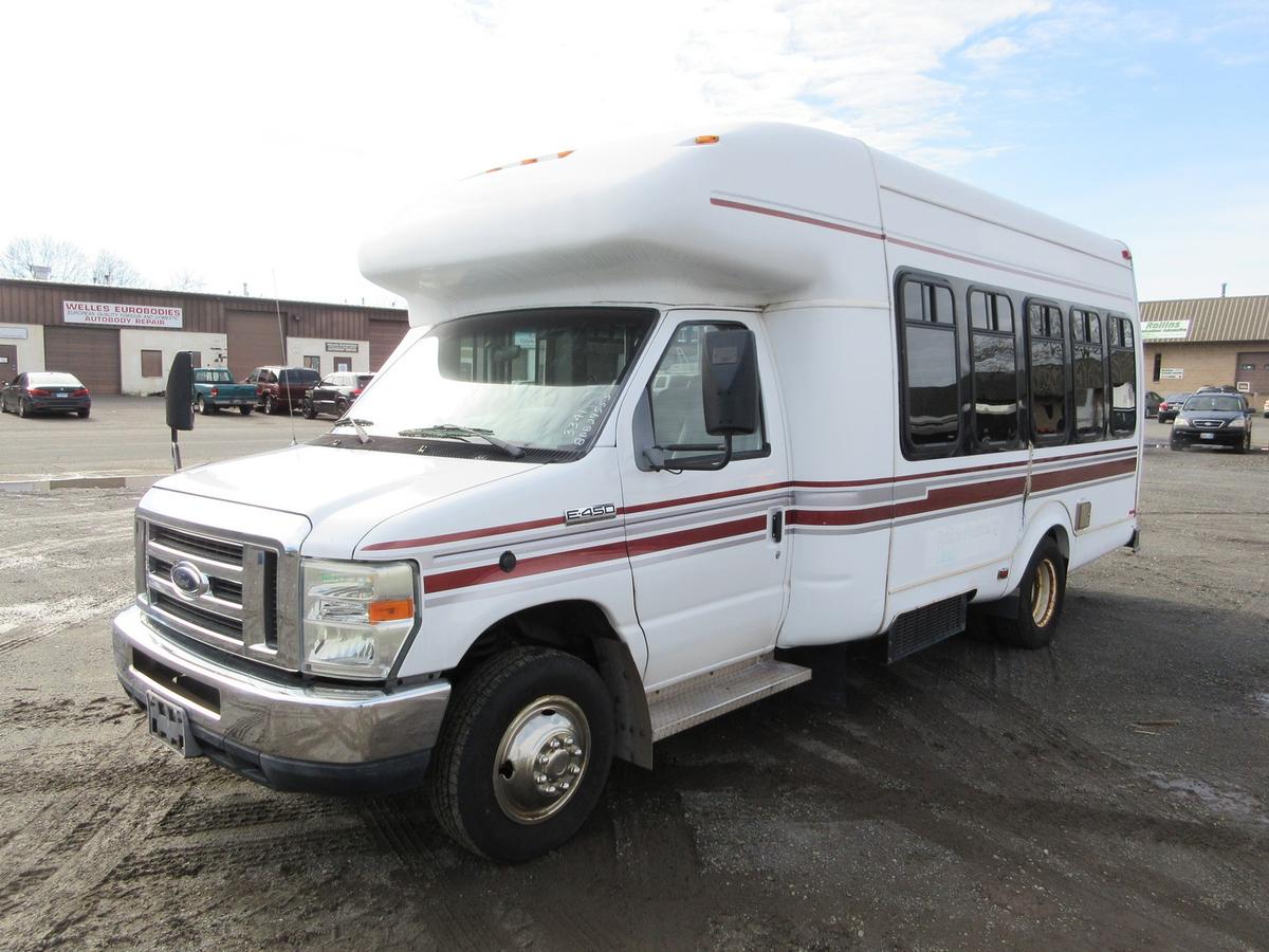 2008 Ford E-450 Bus