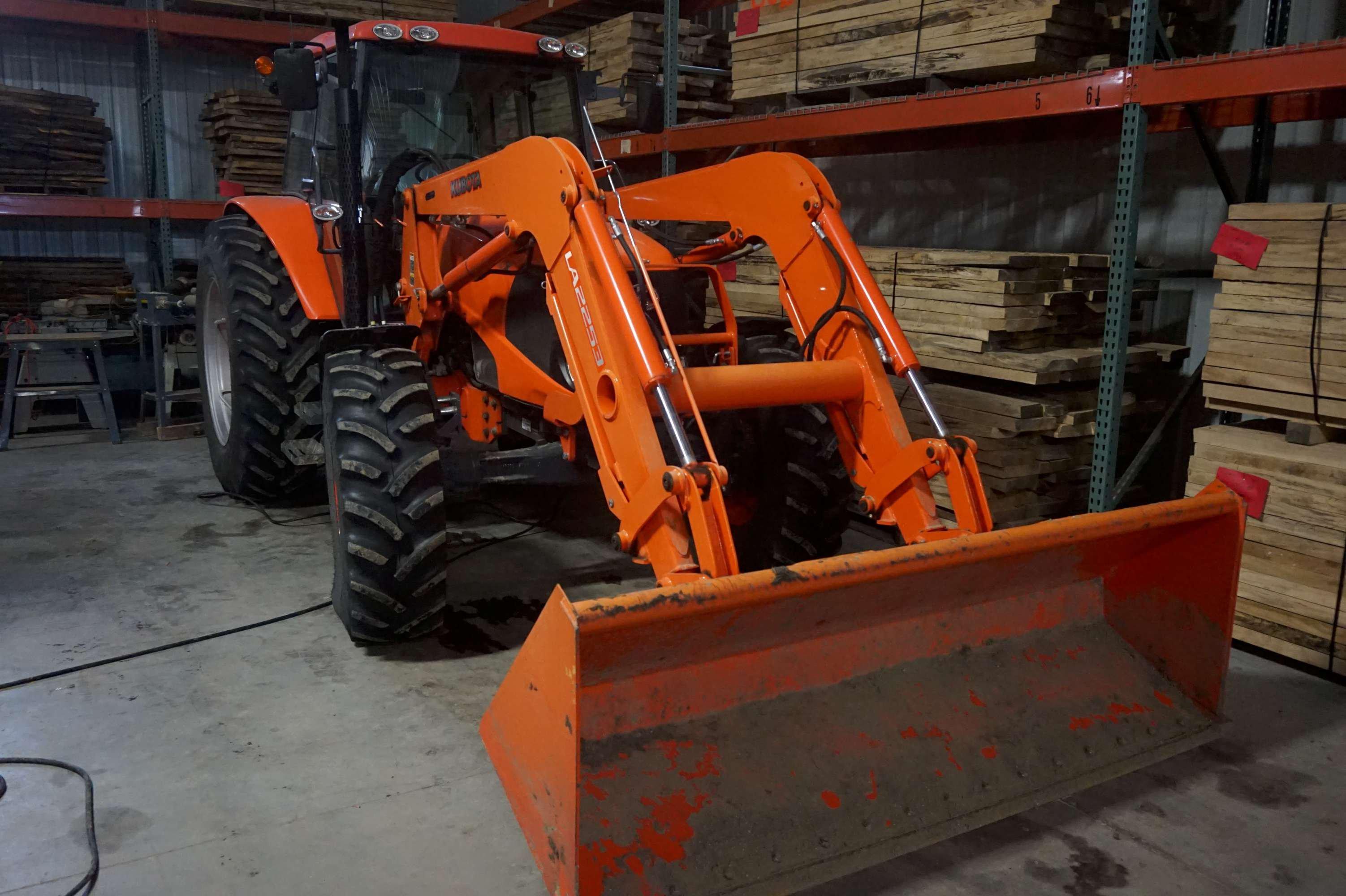 Kubota M135X DIESEL TRACTOR, 4X4, HYDRO