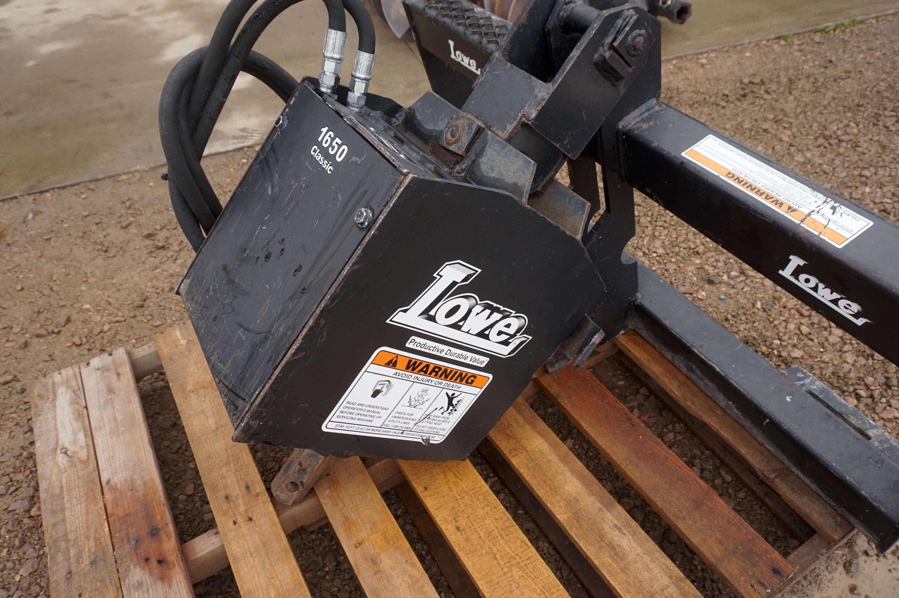 Lowe Quick-Tatch Post auger w/ tree blades