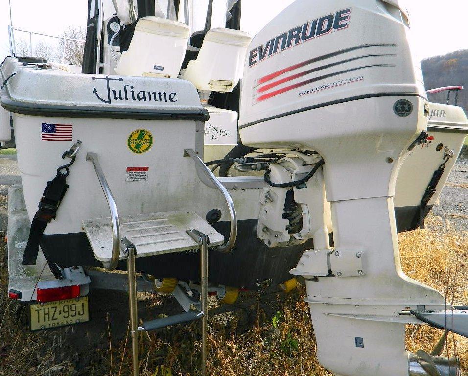 2002 Hydra-Sports 21' Center Console Boat w/ 200 HP Evinrude, and Venture Trailer