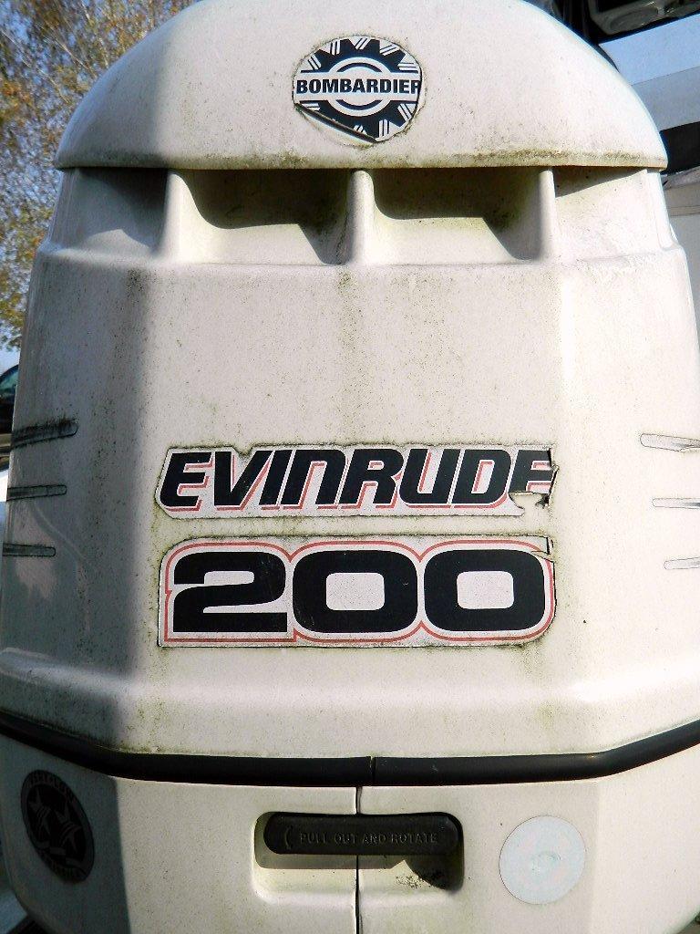 2002 Hydra-Sports 21' Center Console Boat w/ 200 HP Evinrude, and Venture Trailer