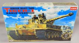 Academy Hobby Model Kit: German Heavy Tank Tiger-I Early Version
