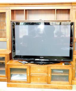 Ethan Allen Large Entertainment Wall Unit