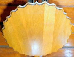 Round Tilt-top Scalloped Edge Table