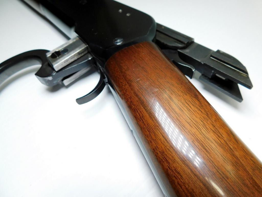 Winchester New Model 1886 Extra Light, 45-70 Gov't, Lever-action Rifle