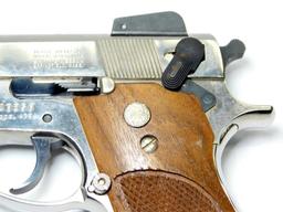 Smith & Wesson Model 439 Semi-auto 9mm Pistol w/ Extra Mags
