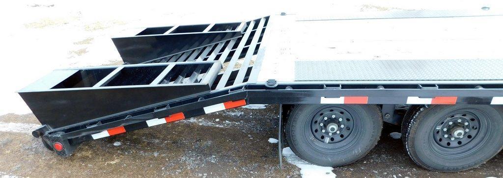 PJ Trailers 30' Bumper Pull Pro Series Triaxle Deckover Trailer, No Spare Tire