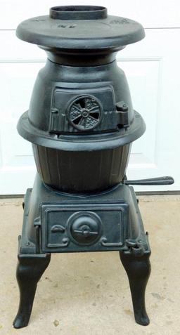 Pot Belly Cast Iron Stove, Excellent