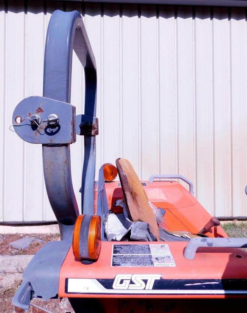 2003 Kubota L4310D Tractor w/ Bucket