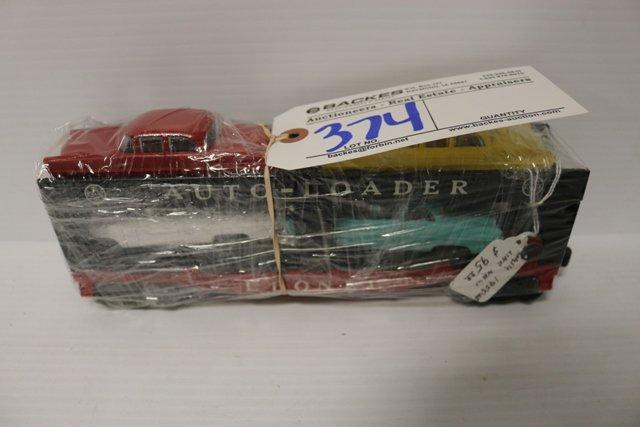 Lionel Auto Loader 6414 with 4 cars - O27