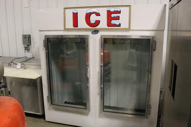 Leer 2 glass door ice merchandiser