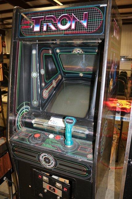 Balley Midway working Tron video game - this unit works fine - some electri