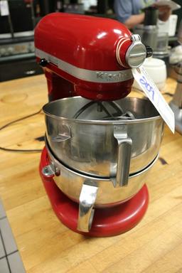 KitchenAid Pro 600 mixer with whip, paddle & dough arm