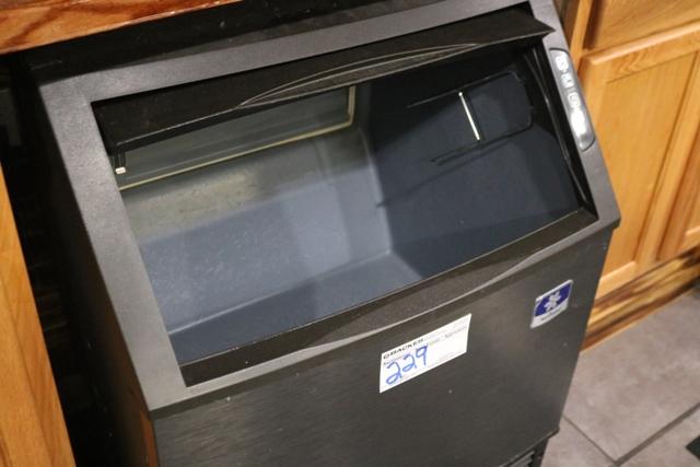 Manitowoc UD140A-161-B under counter ice machine – 2015 – 140# - air cooled